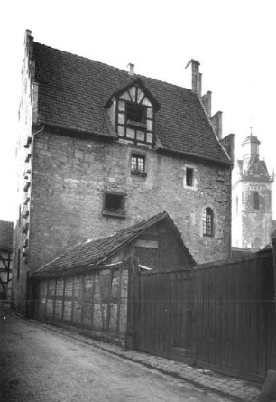 Korbach, Steinhaus : Korbach, Violinenstraße 3. Steinhaus (1301/1400). Straßenansicht