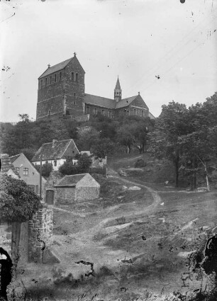 Kloster Petersberg : Petersberg. Blick zum Kloster Petersberg