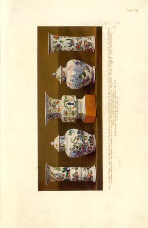 Tafel XII. [Ming, Vasen in "Fünffarben"-Dekor]