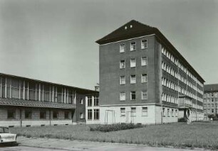 Julian-Grimau-Allee / Ostra-Allee