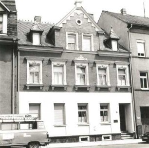 Colditz, Bahnhofstraße 24. Wohnhaus (um 1900). Straßenansicht