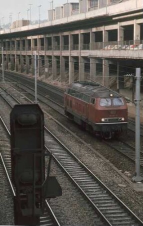 Stuttgart Hbf. Block Rosenstein Lok 215 067 Lz Stützengalerie Bww