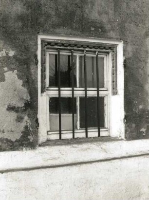 Meißen-Altstadt, Uferstraße 12. "Gasthaus zur Seemannsruhe" (Wohnhaus) (bezeichnet 1595). Erdgeschoßfenster