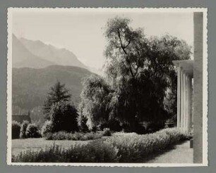 Badehaus und Kurpark in Scuol