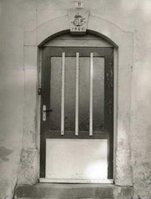 Grünhain-Beierfeld, Bockweg 9. Wohnhaus ("Bockgut") (bezeichnet 1826). Portal