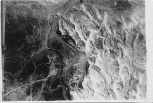 25. Jordanbrücke bei Jericho v. ONO [Allenby-(Jordan-)Brücke] Pfeil irrig