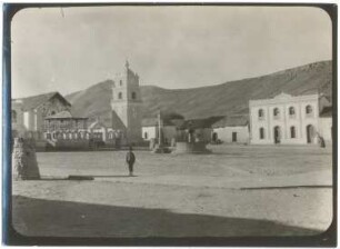Plaza von Salinas de Garcí Mendoza