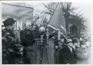 Wilhelm Pieck spricht bei der Liebknecht-Luxemburg-Ehrung in Friedrichsfelde