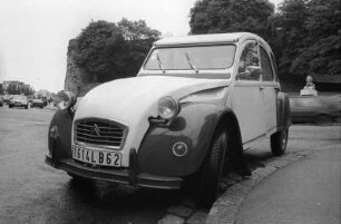 Frankreich : In Frankreich, Boulogne sur Mèr mit 2 CV