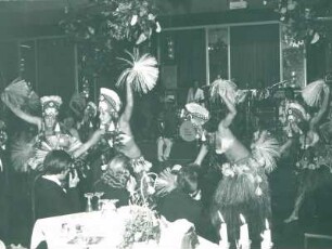 IFF 1974. Filmball. Bühnenschau
