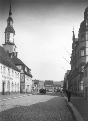 Lunzenau, Markt : Lunzenau. Markt mit "Hotel goldne Sonne" und Turm der Stadtkirche (1787/1789). Blick nach Nordwest