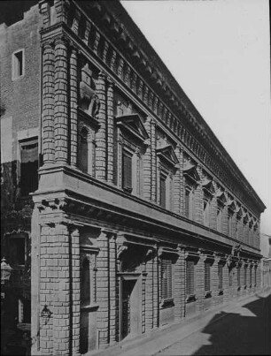 Bologna, Palazzo Fantuzzi (Via San Vitale 23), Name auch Andrea da Formigine; Marchesi, Andrea di Pietro
