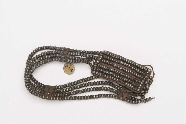 B03046 Collier