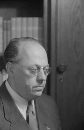 Hagemann-Kollektiv des Volk und Wissen Verlages : Porträt von Karl Hagemann