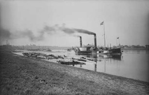 Schleppzug auf der Elbe : Strehla. Schleppzug auf der Elbe