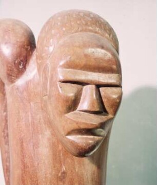 Kopf einer Skulptur : Ghana. Skulptur des Künstlers Dr. Oku Ampofo, Detailaufnahme