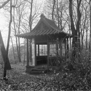 Coswig, Villa : Coswig. Villa mit Parkanlage, Kötitzer Straße 30. Chinesischer Pavillon