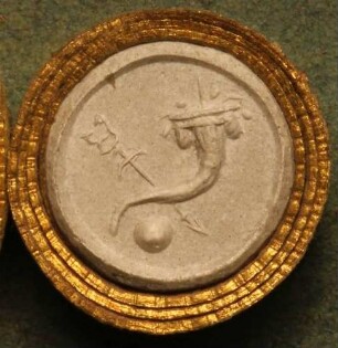 Caduceus, Füllhorn und Weltkugel (Daktyliothek, Erstes Mythologisches Tausend)