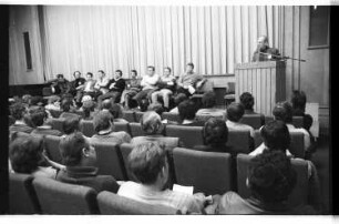 Kleinbildnegative: Streikversammlung in der Urania, 1984