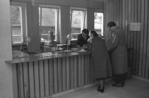 Höchenschwand: Pressefahrt mit der OPD Freiburg, Postamt, Schalterraum