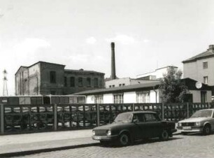 Dresden-Südvorstadt, Zwickauer Straße 36/38. Fabrikgebäude und Baracke