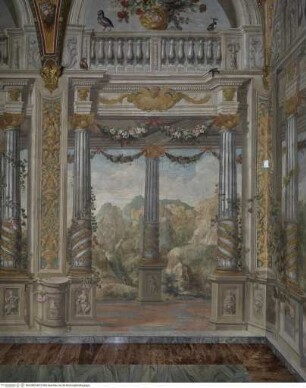 Weite Landschaften hinter illusionistischer Kolonnade mit bekrönender Balustrade, Weite Gebirgslandschaft