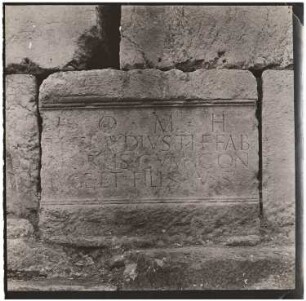 Steinfragment mit Inschrift, Baalbek: Ansicht