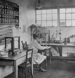 Laboratorium zur Prüfung des Öls : Technikgeschichte | Technologie | Erdölindustrie | Bohrfelder in Wietze | Deutsche Erdöl AG