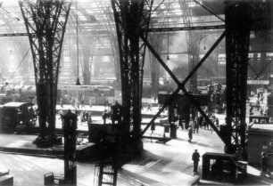 Frankfurt: Hauptbahnhof, Querhalle