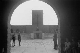 Tannenberg-Denkmal : Innenhof des ehemaligen Tannenberg-Denkmals.