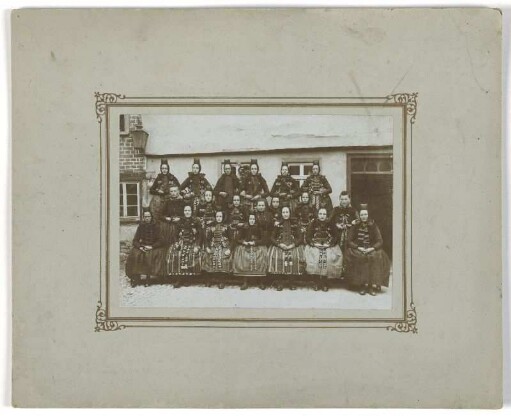 Gruppenbild in Tracht