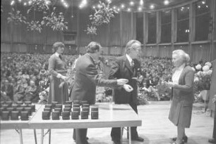 Preisverleihung im Blumenschmuckwettbewerb 1978 in der Schwarzwaldhalle
