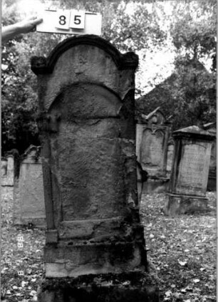 Grabstein 85