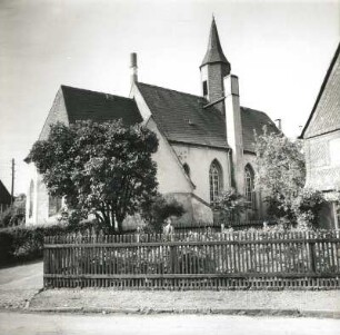 Zwickau-Crossen. Evangelische Kirche (um 1476, 1888 restauriert). Ansicht von Nordosten
