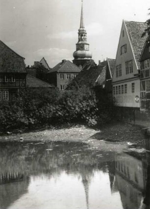 Stade. Innenstadt. Alter Winkel. Blick zum Turm der Kirche Ss. Cosmae et Damiani