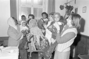Flüchtlinge und Asylanten aus Eritrea im Übergangswohnheim in der Wolfartsweierer Straße 5