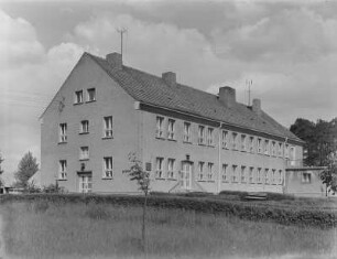 Weigersdorf. Landambulatorium "Dr. Maria Grollmuß". Außenansicht