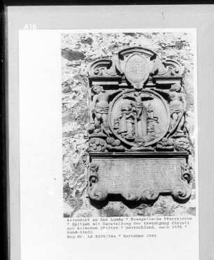 Epitaph mit Darstellung der Kreuzigung Christi und kniendem Stifter