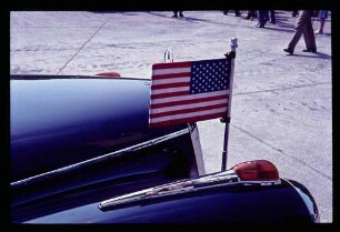 US-Ständer am Wagen