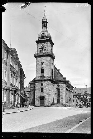 Wunsiedel. Blick zur Kirche St. Veit und St. Martin. Straßenansicht