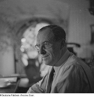Porträt Walter Felsenstein, Intendant der Komischen Oper Berlin