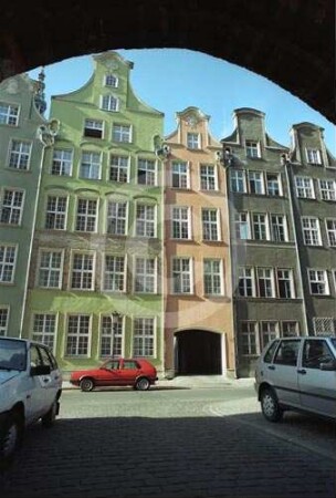 Fassaden der Bürgerhäuser in der ul. Piwna (Jopengasse) Danzig