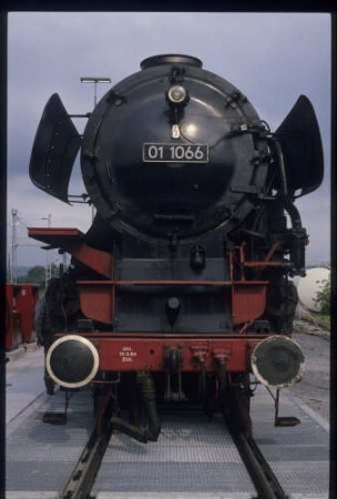 01 1066 Gleis 411