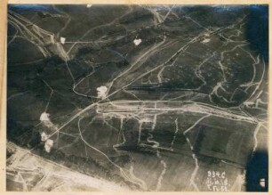 Foto der Stellungen um und nordöstlich von Minaucourt (-le-Mesnil-lès-Hurlus) (Luftbild)