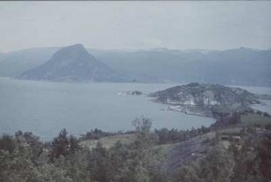 Reisefotos Norwegen. Fjord im Gebirge (vielleicht Jotunheimen)