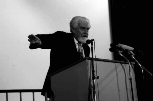 25. Jubiläumstagung 1975 Medizin: Konrad Lorenz am Rednerpult