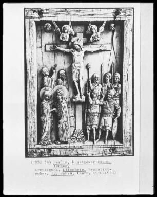 Kreuzigung mit Maria und Johannes, Longinus und Stephaton und andere Soldaten