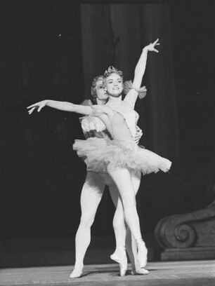 Szenenbilder einer Aufführung des Kirow-Balletts. Gastspiel des Mariinski-Theaters Leningrad in Berlin, 01.10.1962