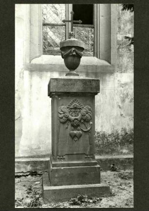 kath. Kirche. Grabstein 1819