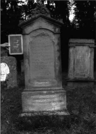 Grabstein 244
